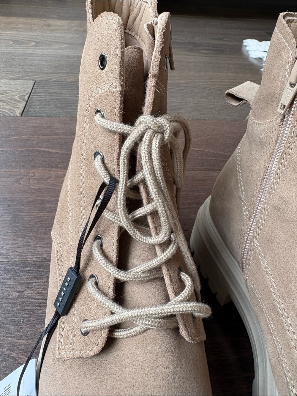 NWT Danier Trudy Suede Lace Up Boots - Picture 12 of 16